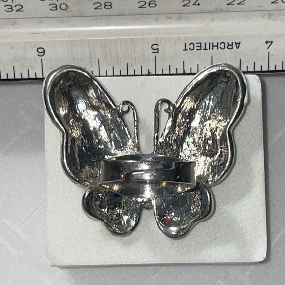 ❗5 For $2️⃣5️⃣ Bundle Sale❗ Butterfly Cocktail Ring - Picture 4 of 4